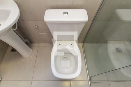 Banheiro de kitnet/studio para alugar com 1 quarto, 24m² em República, São Paulo