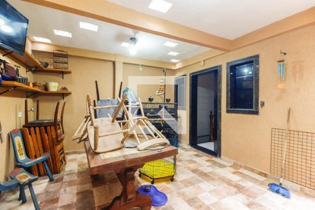 Casa para alugar com 239m², 3 quartos e 8 vagas Casa para alugar com 239m², 3 quartos e 8 vagasÁrea comum - Churrasqueira