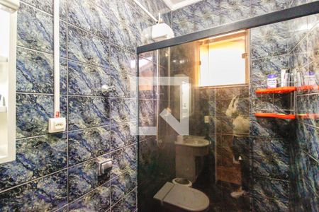 Casa para alugar com 239m², 3 quartos e 8 vagas Casa para alugar com 239m², 3 quartos e 8 vagasBanheiro da Suíte 1