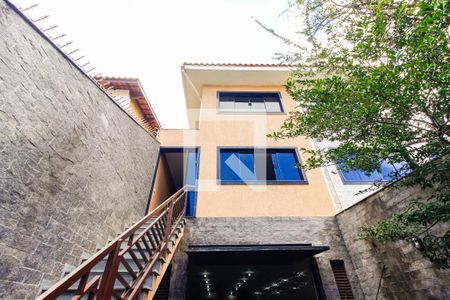 Casa para alugar com 239m², 3 quartos e 8 vagas Casa para alugar com 239m², 3 quartos e 8 vagasFachada da Casa