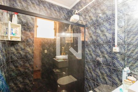 Casa para alugar com 239m², 3 quartos e 8 vagas Casa para alugar com 239m², 3 quartos e 8 vagasBanheiro da Suíte 2