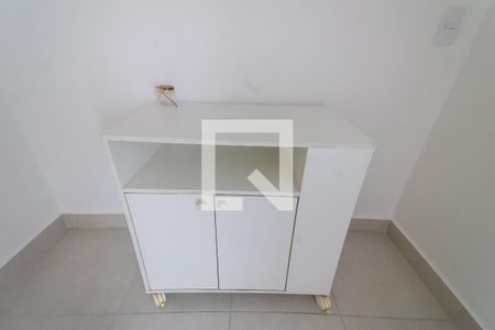 Cozinha  de apartamento à venda com 1 quarto, 37m² em Vila Ema, São Paulo