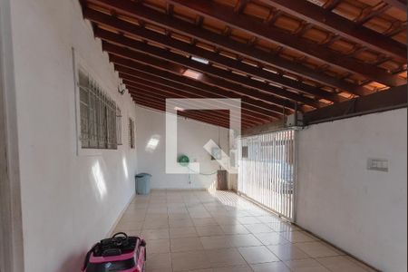 Casa à venda com 144m², 2 quartos e 2 vagas Casa à venda com 144m², 2 quartos e 2 vagasGaragem