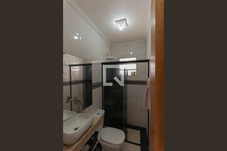 Casa à venda com 144m², 2 quartos e 2 vagas Casa à venda com 144m², 2 quartos e 2 vagasBanheiro