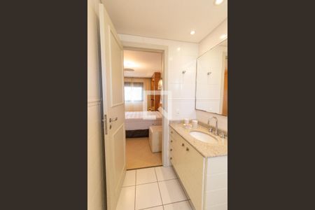 Apartamento para alugar com 97m², 2 quartos e 2 vagas Apartamento para alugar com 97m², 2 quartos e 2 vagasBanheiro da Suíte