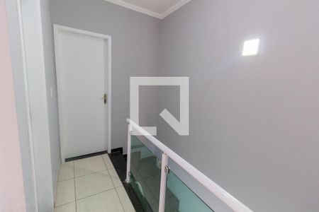 Casa à venda com 105m², 3 quartos e 3 vagasCorredor/Escadas