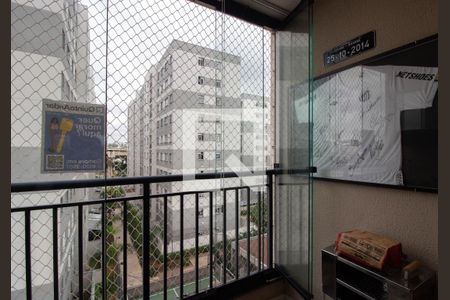 Placa na Janela de apartamento à venda com 2 quartos, 62m² em Jardim Norma, São Paulo