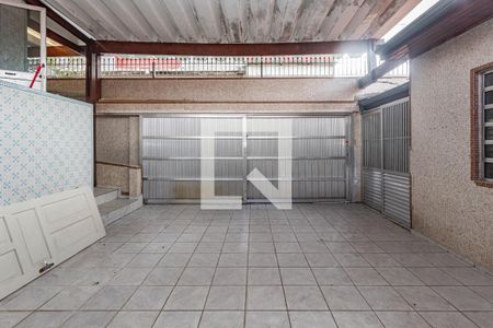 Casa à venda com 190m², 2 quartos e 2 vagas Casa à venda com 190m², 2 quartos e 2 vagasGaragem