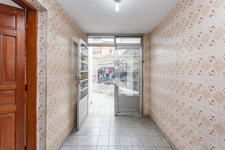 Casa à venda com 190m², 2 quartos e 2 vagas Casa à venda com 190m², 2 quartos e 2 vagasCorredor