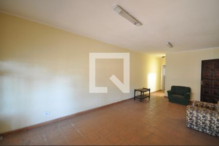 Sala de casa à venda com 3 quartos, 250m² em Vila Mazzei, São Paulo