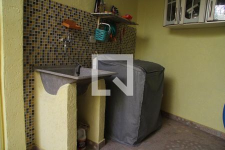 Casa à venda com 165m², 3 quartos e 2 vagasÁrea de Serviço