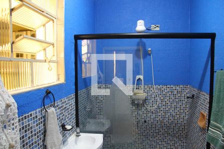 Casa à venda com 165m², 3 quartos e 2 vagasBanheiro social