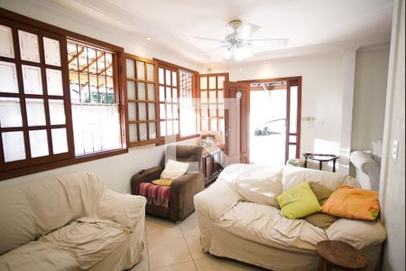 Sala de casa para alugar com 5 quartos, 274m² em Alípio de Melo, Belo Horizonte