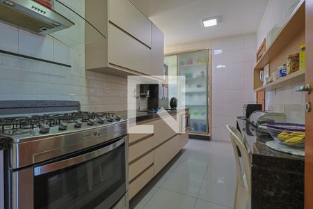 Apartamento à venda com 125m², 4 quartos e 3 vagasCozinha