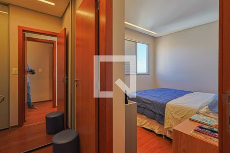 Apartamento à venda com 125m², 4 quartos e 3 vagasQuarto 4