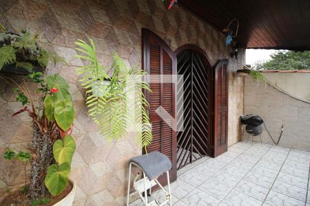 Casa à venda com 150m², 3 quartos e 2 vagasVaranda do quarto 2