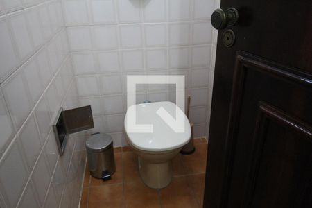 Casa de condomínio à venda com 480m², 4 quartos e 3 vagasLavabo