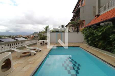 Casa de condomínio à venda com 480m², 4 quartos e 3 vagasPiscina