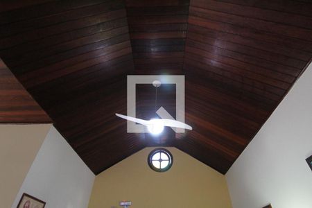 Casa de condomínio à venda com 480m², 4 quartos e 3 vagasSala do segundo andar