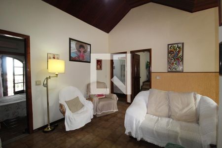 Casa de condomínio à venda com 480m², 4 quartos e 3 vagasSala do segundo andar