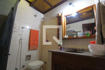 Casa de condomínio à venda com 480m², 4 quartos e 3 vagasBanheiro social