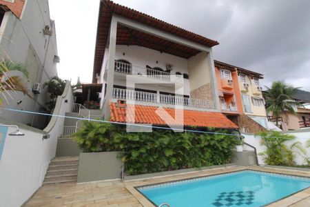 Casa de condomínio à venda com 480m², 4 quartos e 3 vagasPiscina