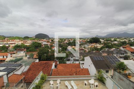 Casa de condomínio à venda com 480m², 4 quartos e 3 vagasVaranda que comunica o quarto 1 a suíte 1 - Vista