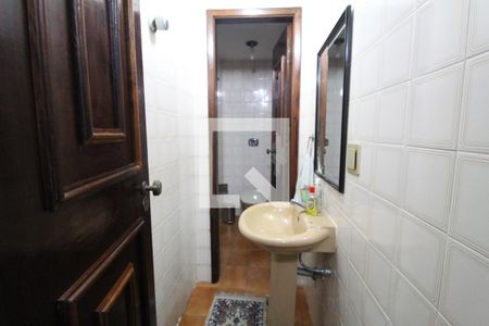 Casa de condomínio à venda com 480m², 4 quartos e 3 vagasLavabo