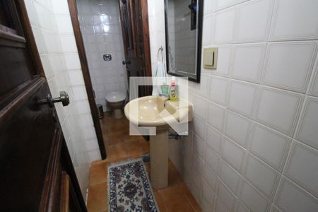 Casa de condomínio à venda com 480m², 4 quartos e 3 vagasLavabo