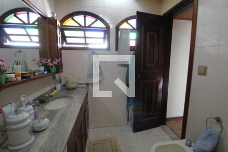 Casa de condomínio à venda com 480m², 4 quartos e 3 vagasBanheiro da suíte 1