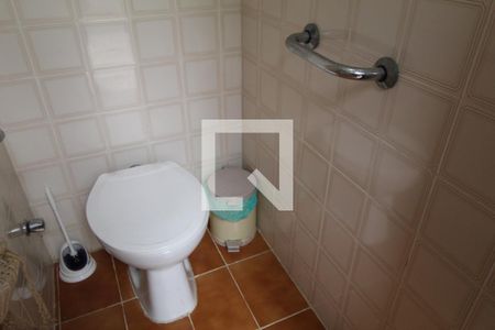 Casa de condomínio à venda com 480m², 4 quartos e 3 vagasÁrea de serviço - Banheiro