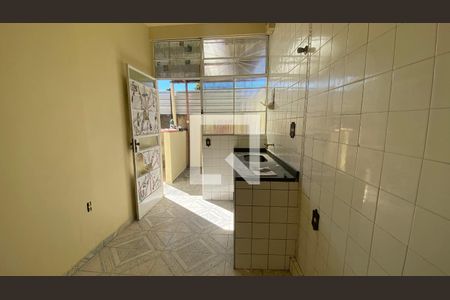Cozinha de casa para alugar com 2 quartos, 30m² em Betânia, Belo Horizonte