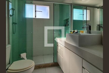 Apartamento à venda com 288m², 3 quartos e 3 vagasBanheiro Quarto 2