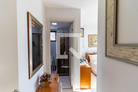Corredor de apartamento à venda com 3 quartos, 68m² em Centro, Niterói