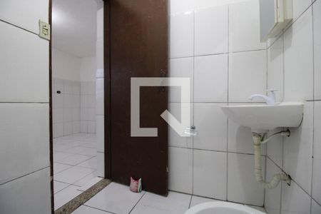 Banheiro de casa para alugar com 2 quartos, 60m² em Penha de França, São Paulo