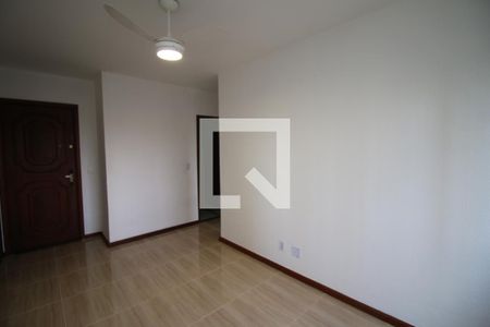 Sala de apartamento para alugar com 1 quarto, 50m² em Penha, Rio de Janeiro