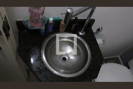 Casa à venda com 62m², 2 quartos e 2 vagasBanheiro 3