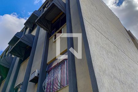 Apartamento à venda com 75m², 3 quartos e 1 vagaplaquinha no terceiro andar