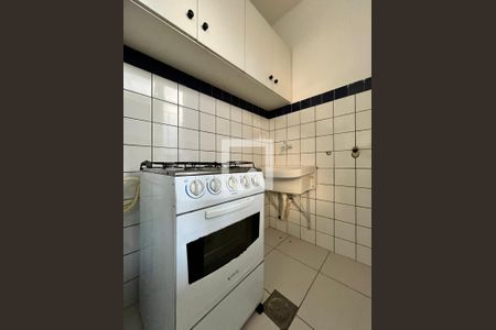 Sala / Cozinha / Área de Serviço de apartamento para alugar com 1 quarto, 28m² em Cln 313, Brasília