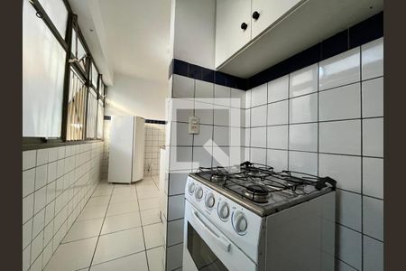 Sala / Cozinha de apartamento para alugar com 1 quarto, 28m² em Cln 313, Brasília