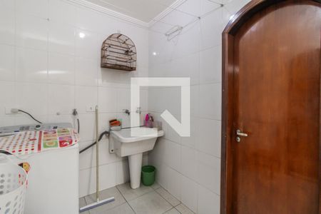 Casa à venda com 225m², 3 quartos e 2 vagasÁrea de Serviço