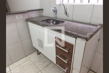 Cozinha de casa para alugar com 3 quartos, 82m² em Jardim Sao Januario, São Paulo