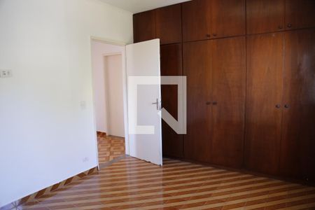 Quarto 2 de casa para alugar com 3 quartos, 252m² em São Domingos, São Paulo