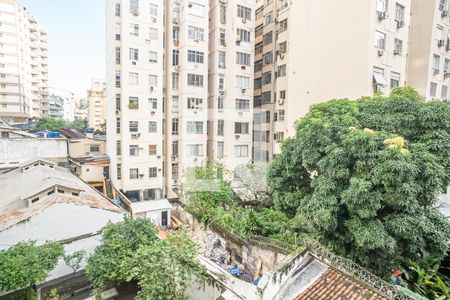 Sala vista da janela de apartamento para alugar com 2 quartos, 65m² em Flamengo, Rio de Janeiro