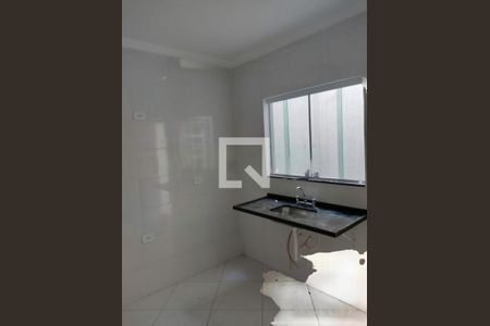 Casa à venda com 2 quartos, 57m² em Vila Carmosina, São Paulo