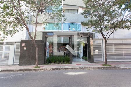 Apartamento para alugar com 96m², 3 quartos e 2 vagasFachada