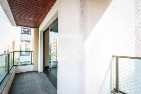 Apartamento à venda com 247m², 4 quartos e 4 vagasVaranda 2