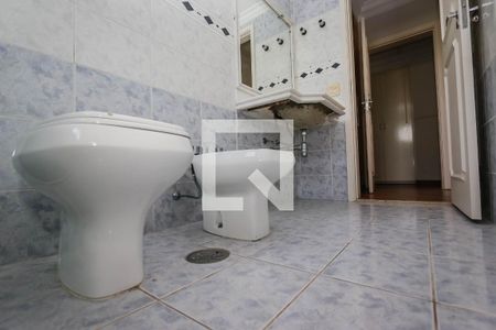 Apartamento à venda com 247m², 4 quartos e 4 vagasBanheiro da Suite