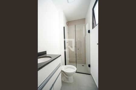 Banheiro de kitnet/studio para alugar com 1 quarto, 18m² em Cidade Mãe do Céu, São Paulo