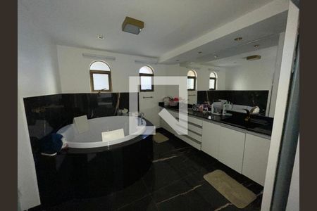 Apartamento para alugar com 130m², 2 quartos e 2 vagas Apartamento para alugar com 130m², 2 quartos e 2 vagasBanheiro da Suíte